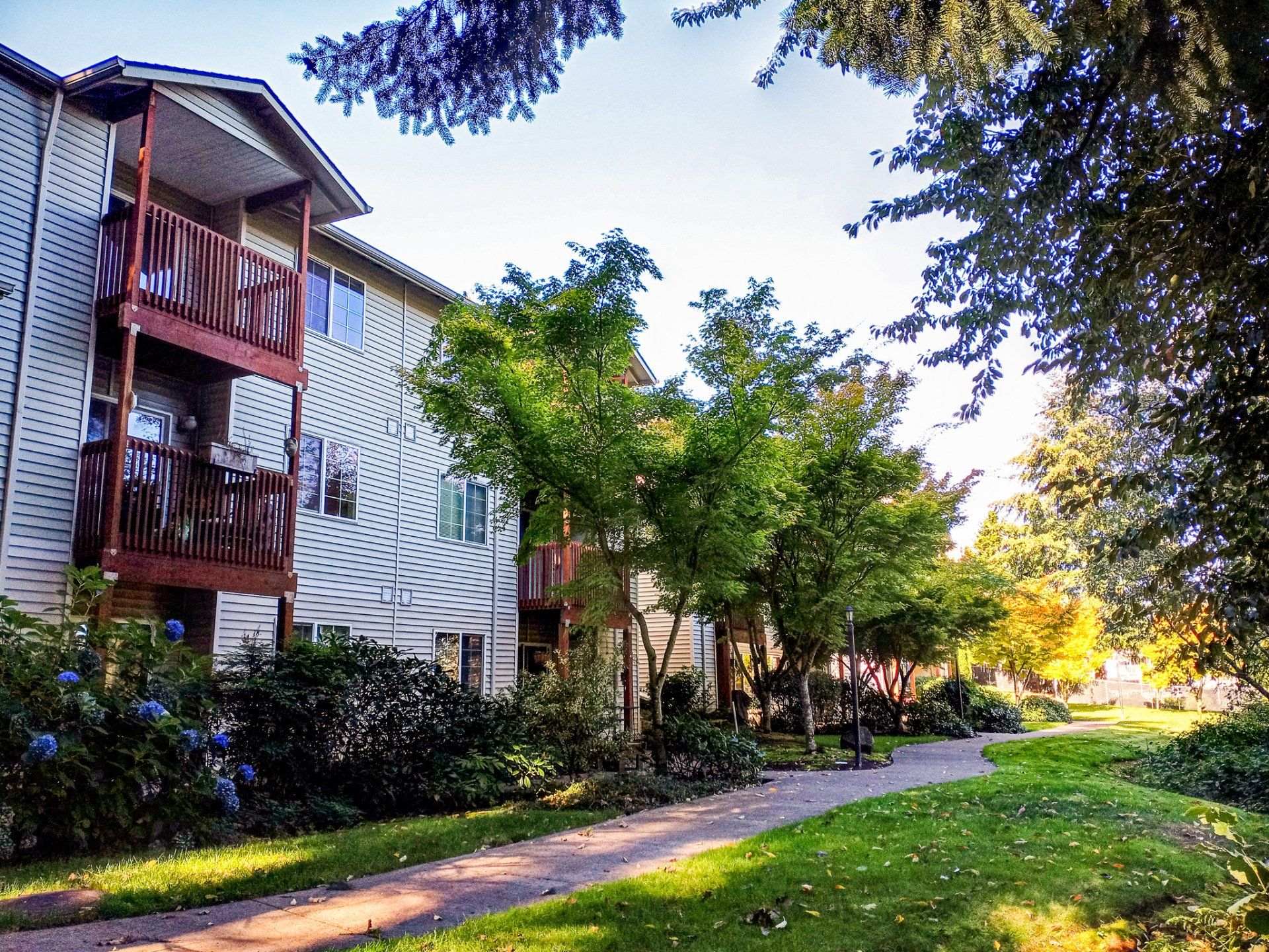 Cinnamon Lakes exterior