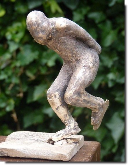 beeld schaatser brons annekoos