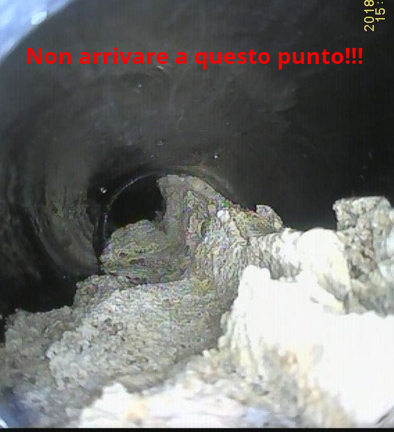 Tubo fognatura ostruito Tubo fognatura ostruito