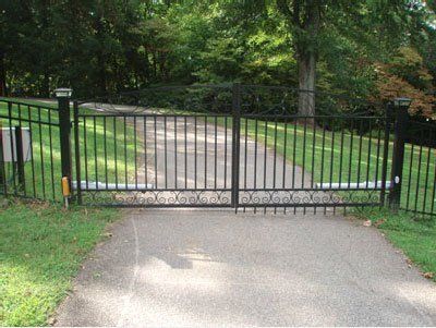 Driveway — Greenville, SC — Pioneer Fence in Greenville