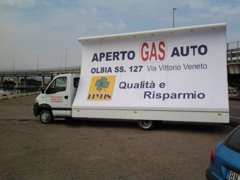 camion vela per pubblicità