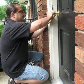 Our automotive locksmith working in Frankfort, IN Our automotive locksmith working in Frankfort, IN