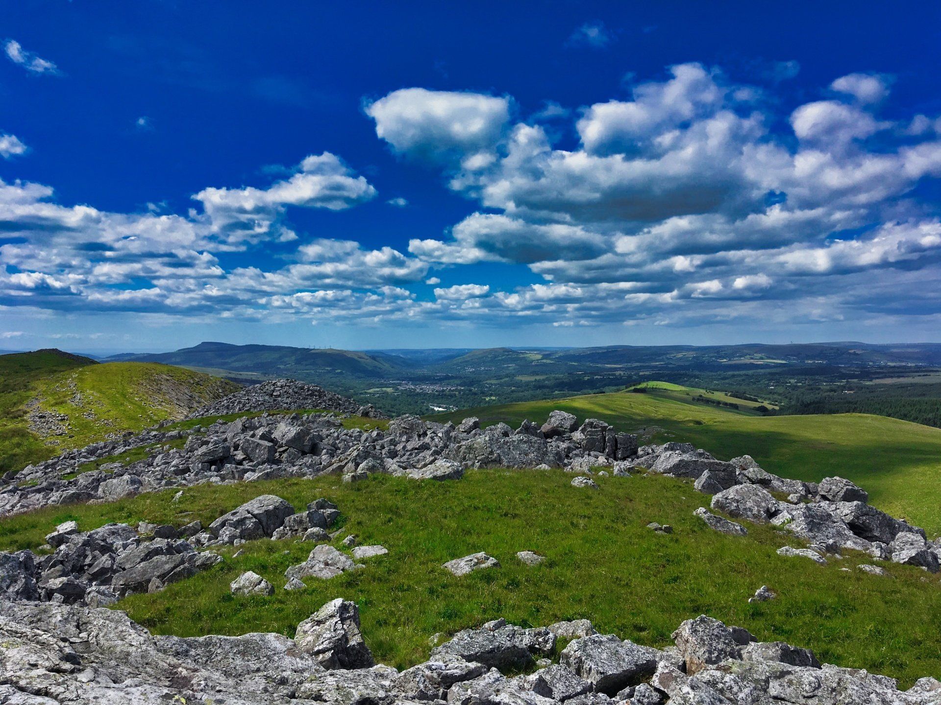Fforest Fawr GeoPark - Cribarth Cairns