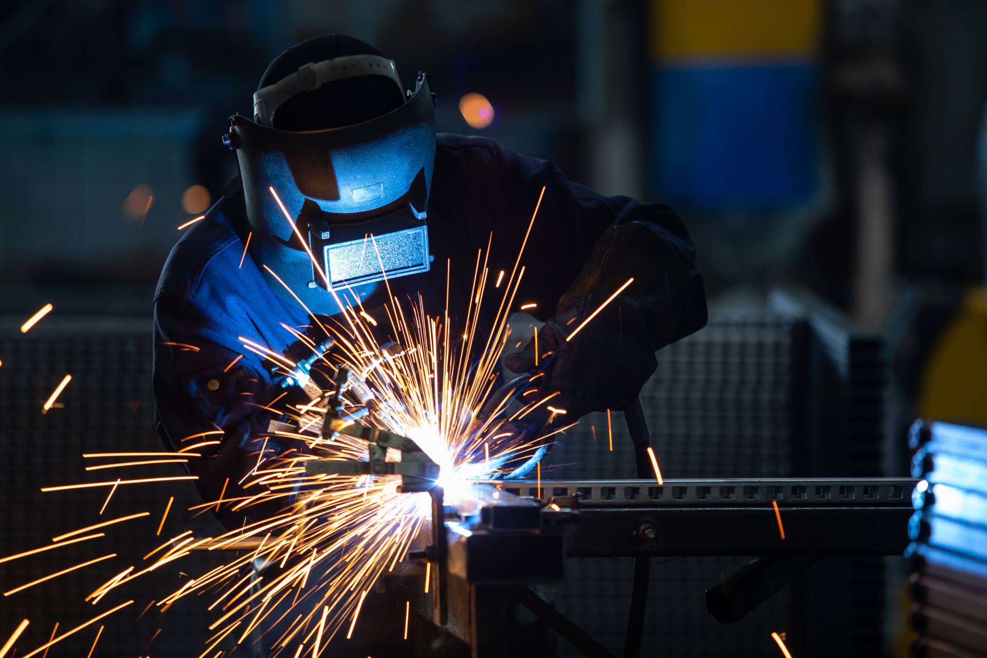 carpentiere al lavoro