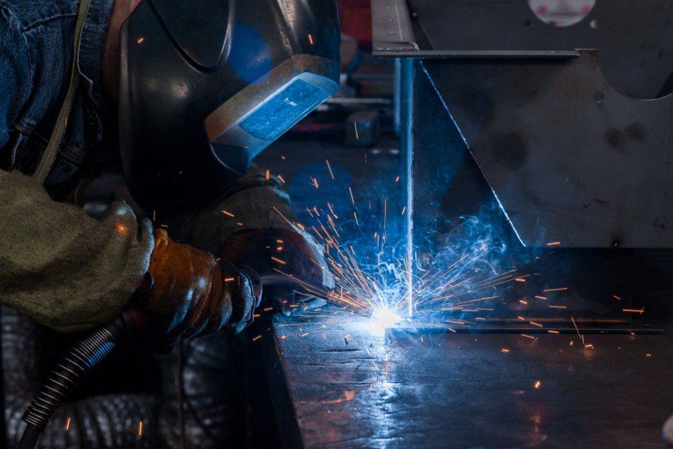 carpentiere al lavoro