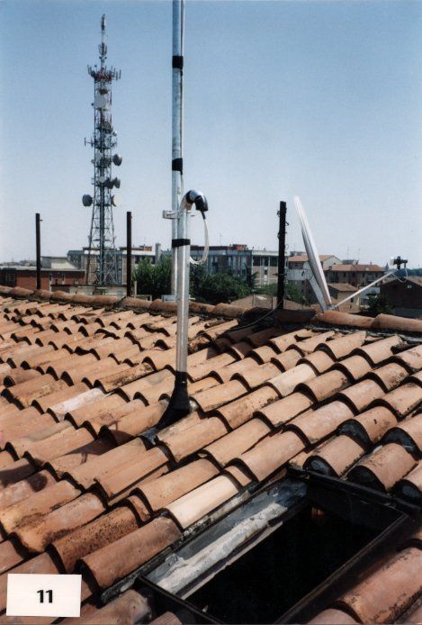 supporto antenna SAT con base coibentata