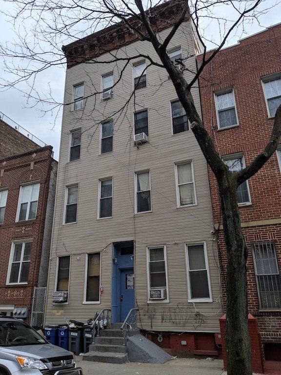 992 willoughby