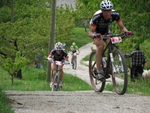 ciclisti in mountain bike