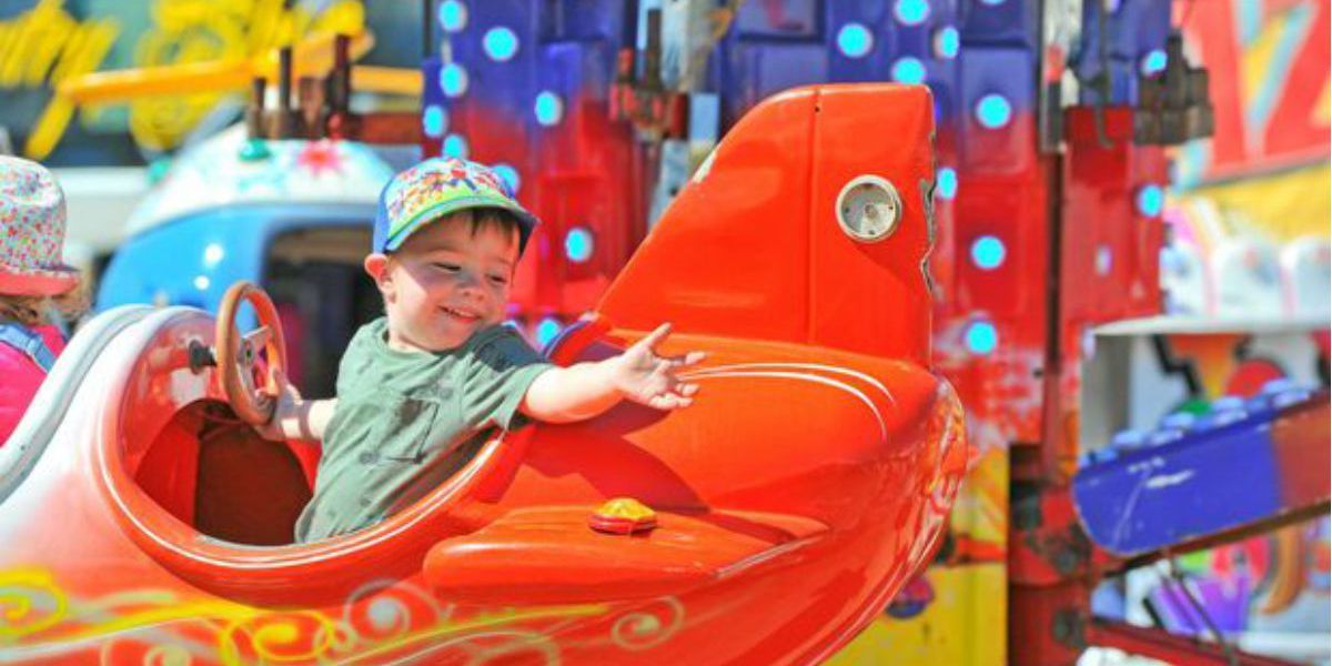 Gladstone Show Holiday Fun