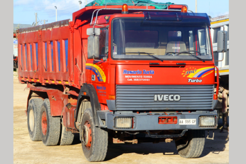 Camion colore rosso