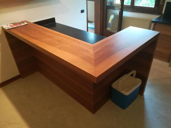 bancone in legno pregiato