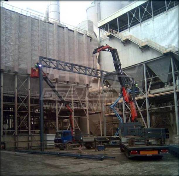 Estructura metálica en fábrica de cemento