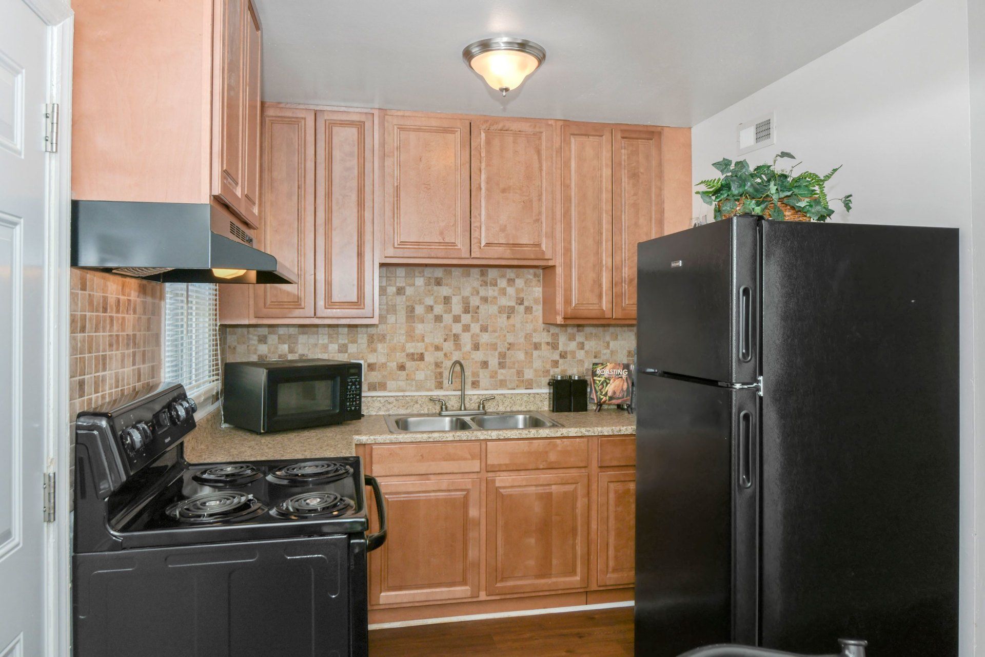 Kitchen | Park Creek Apartment Homes