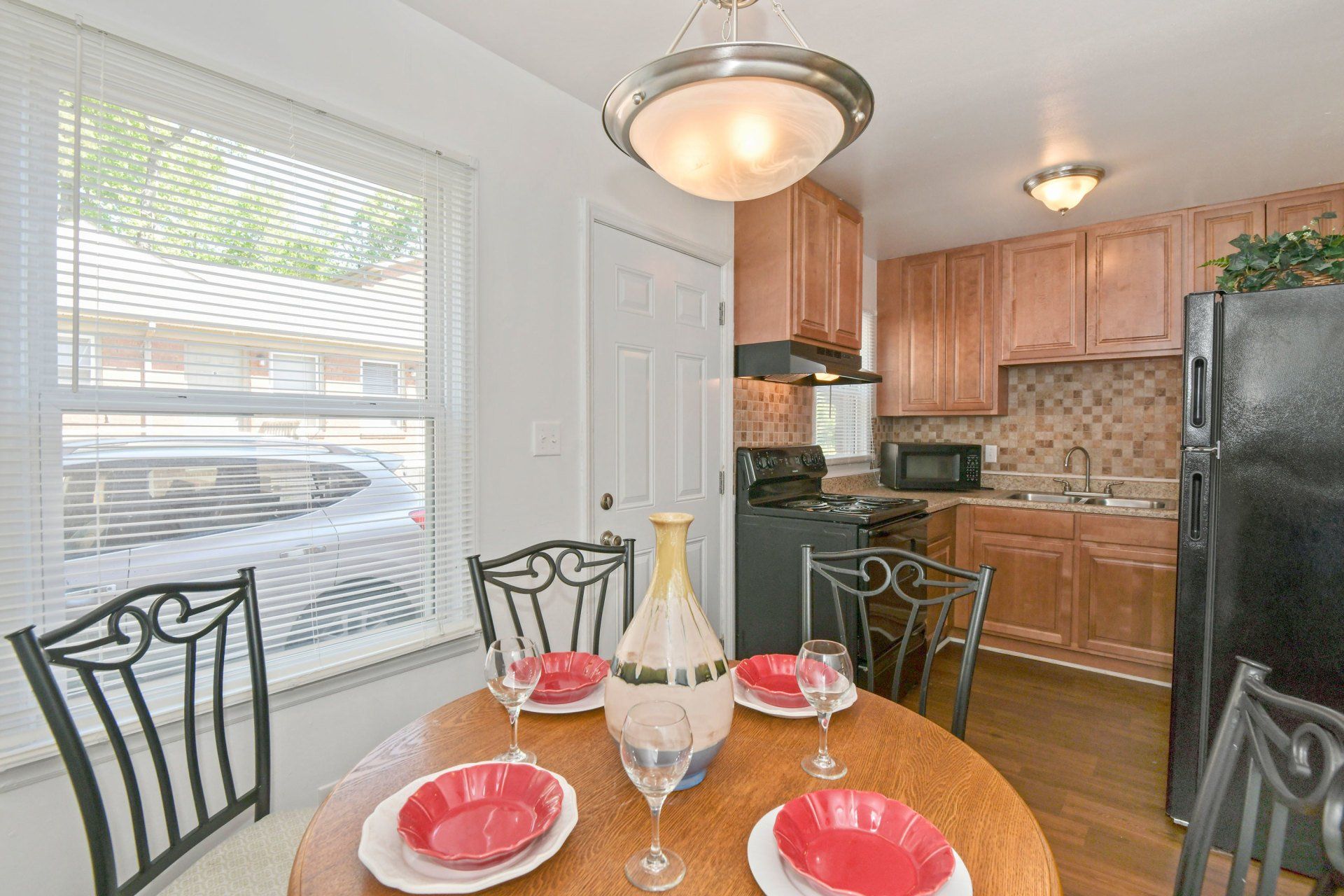 Dining Room | Park Creek Apartment Homes