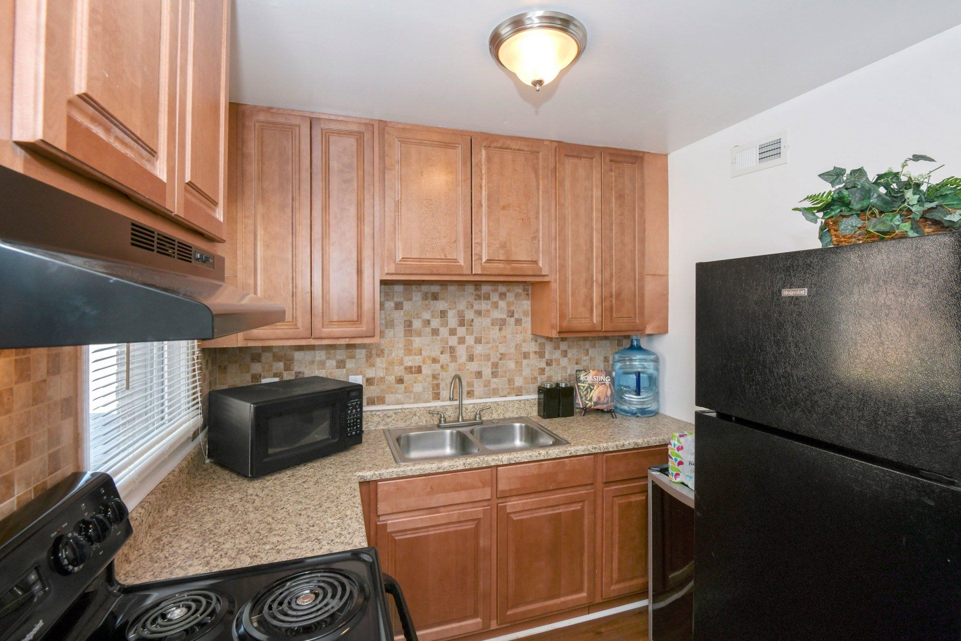 Kitchen | Park Creek Apartment Homes