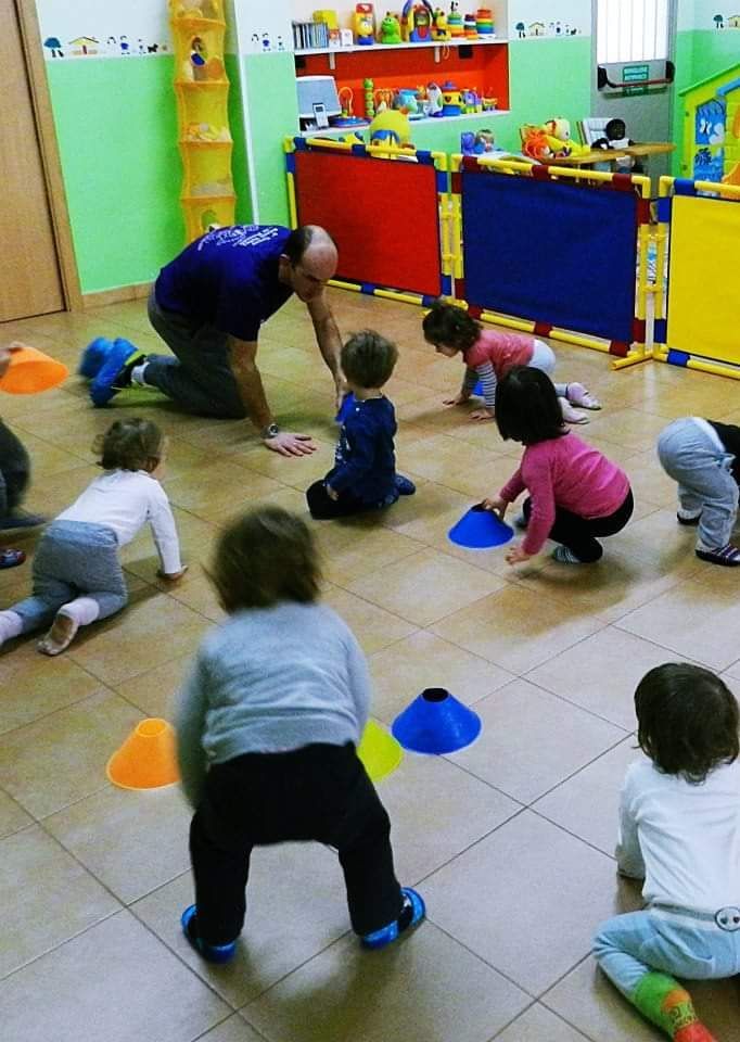 bambini che giocano