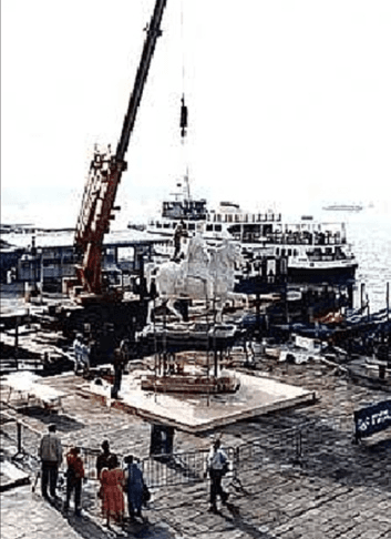 nave merci con braccio pneumatico