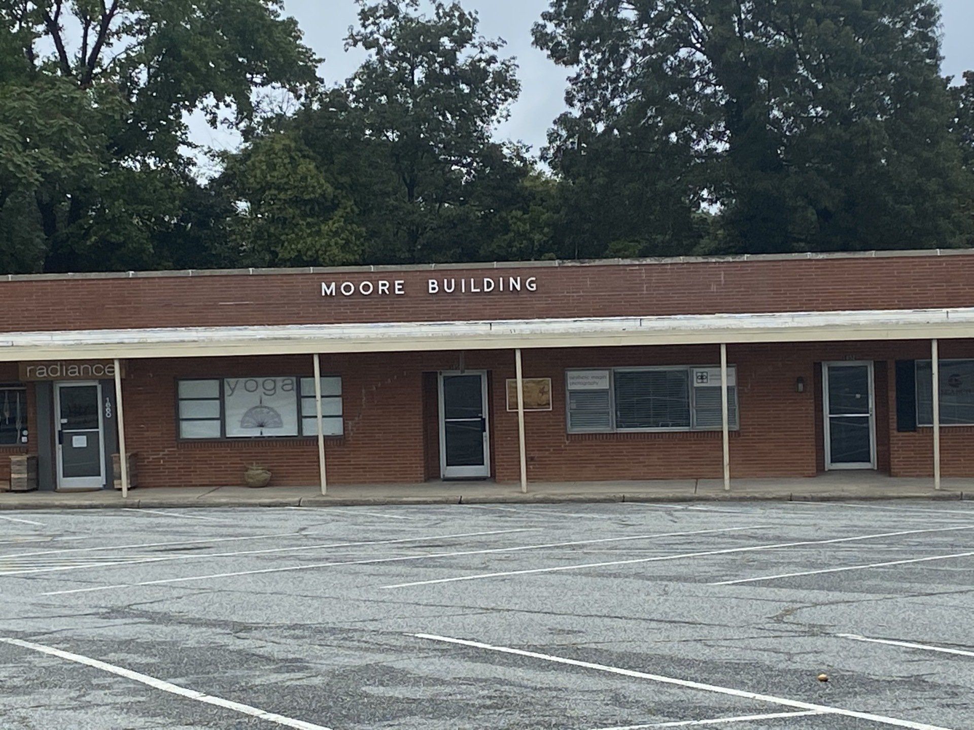 Cornwallis Drive Exterior Building Photo