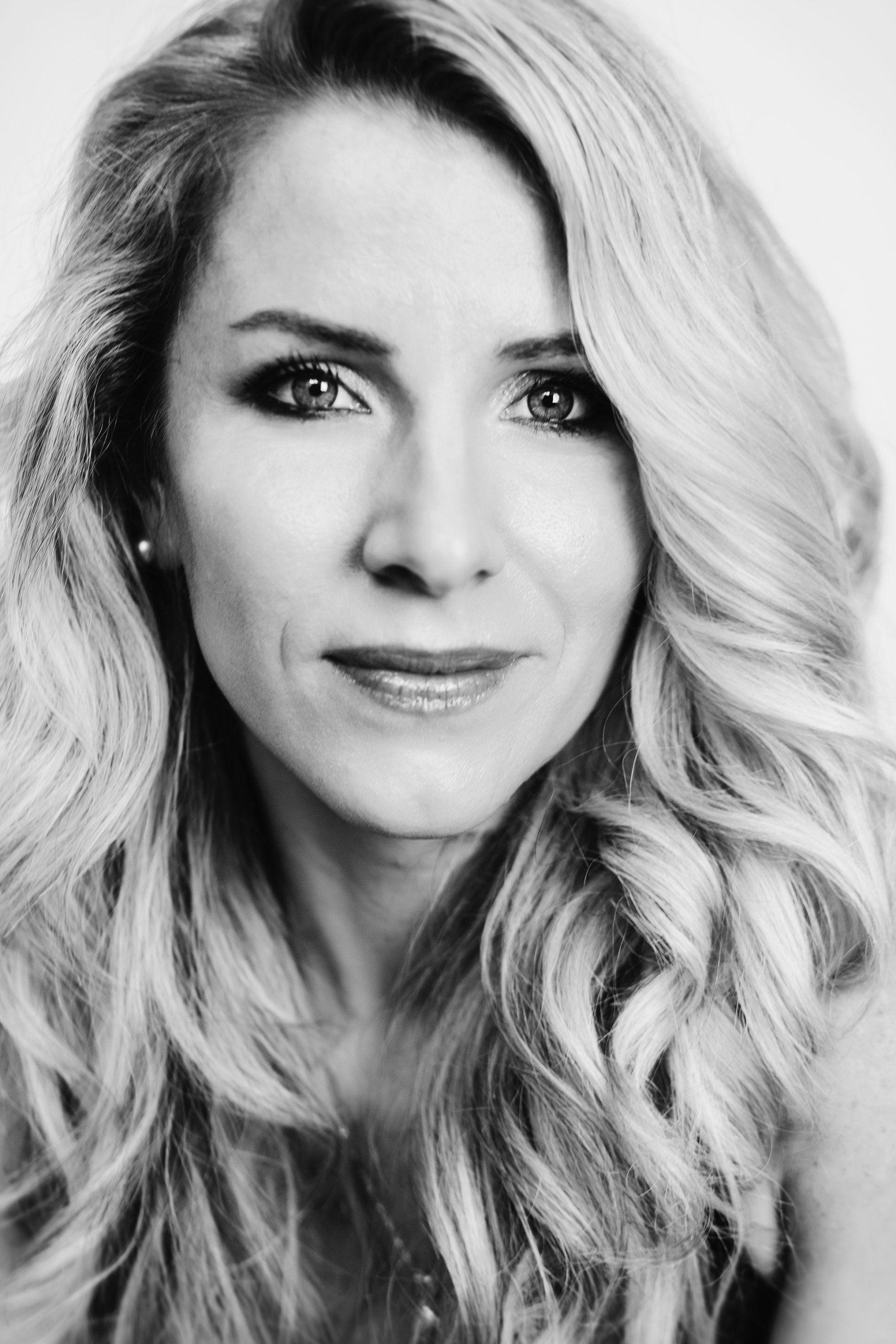 about juliet lynch hair and makeup