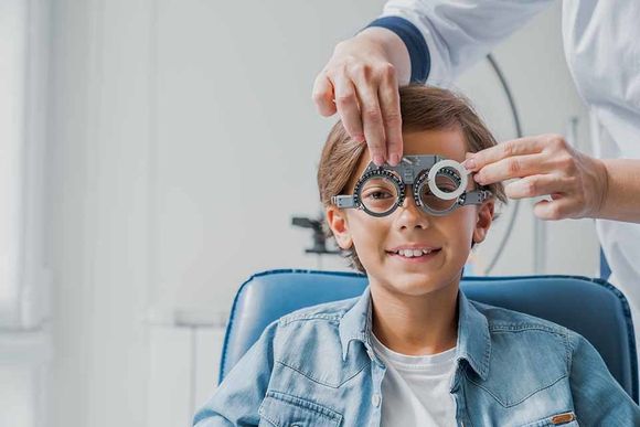 visita oculistica a un bambino