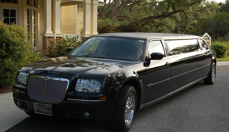 black Chrysler 300 Limo