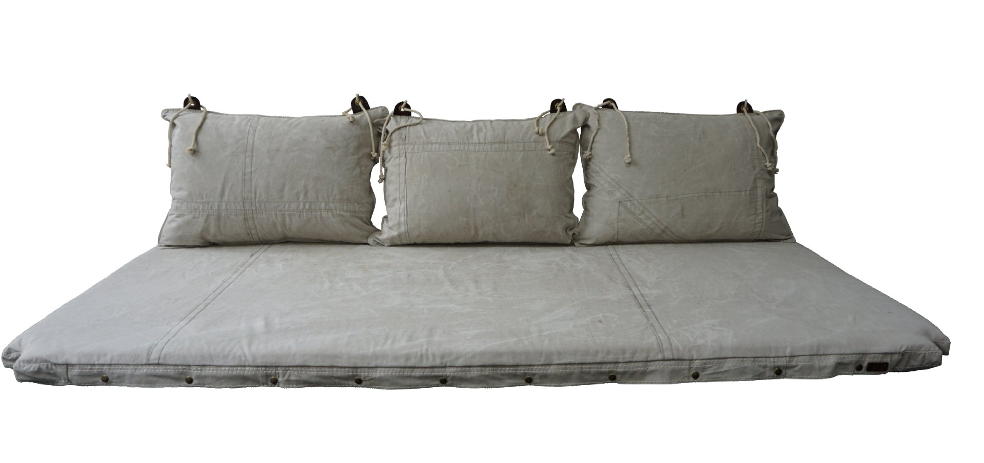 canvas lounge kussens - lounge kussens - pallet kussens- daybed - gerecycled tentstof - kussens op maat - matrassen op maat