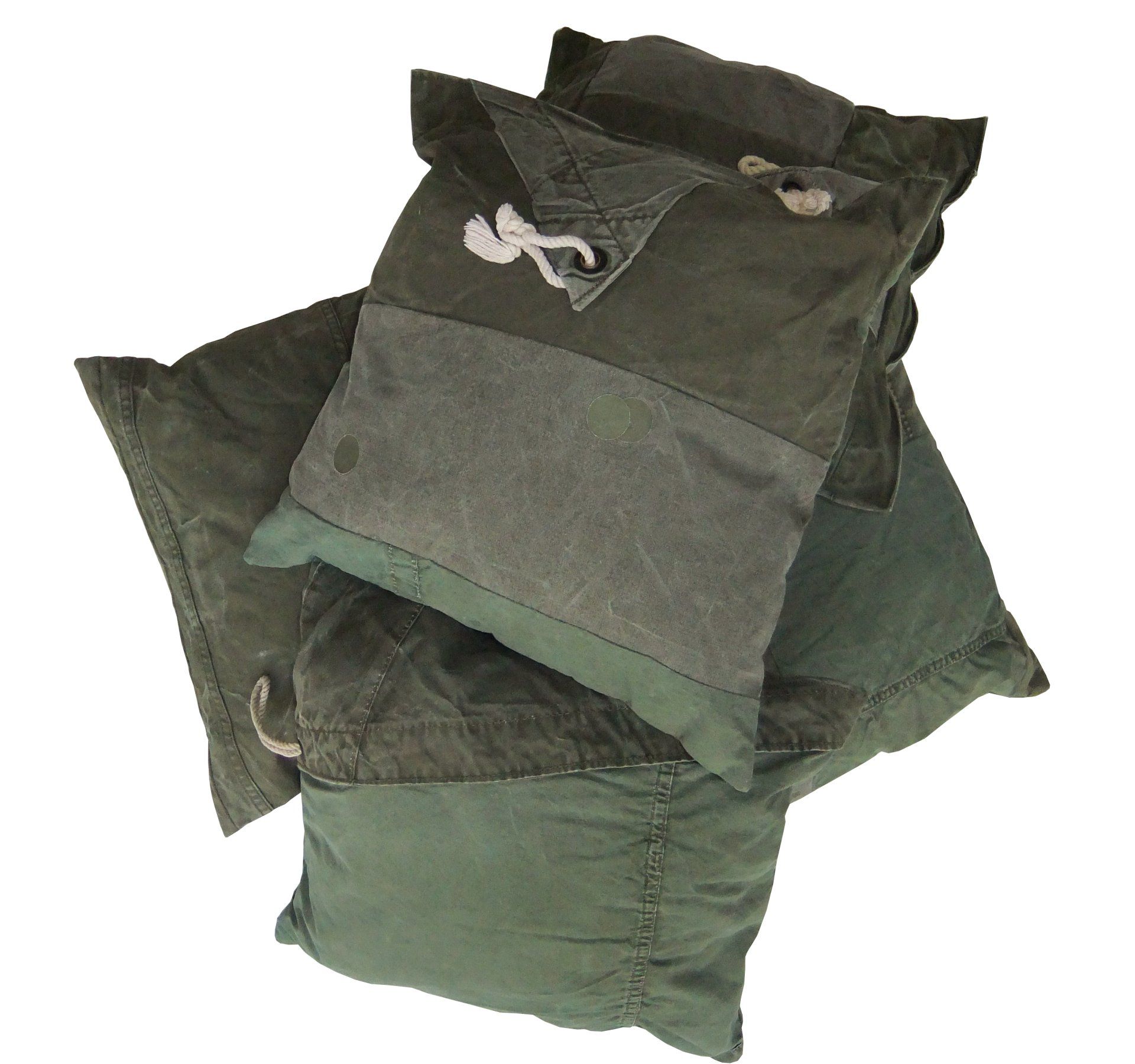 sier kussens - gerecycled canvas kussens - tentstof kussens - US army sheltertent - kussens op maat