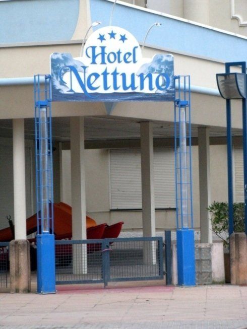 insegna hotel nettuno