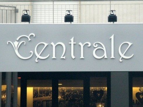 insegna di un esercizio commerciale