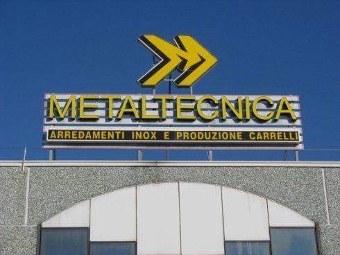 insegna aziendale metaltecnica