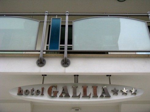 insegna hotel gallia