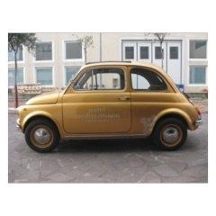 cinquecento con scritta pubblcitaria