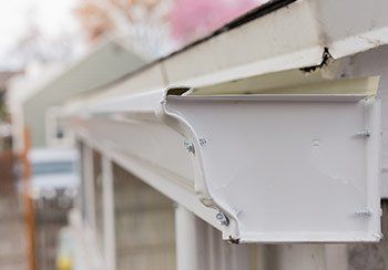 Seamless Gutters — White Gutter in Alexander, NY