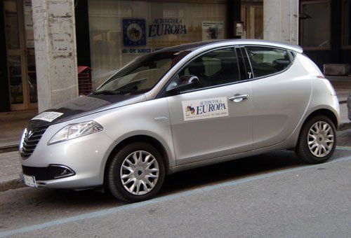 auto lancia y della scuola guida