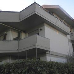 Casa con balconi