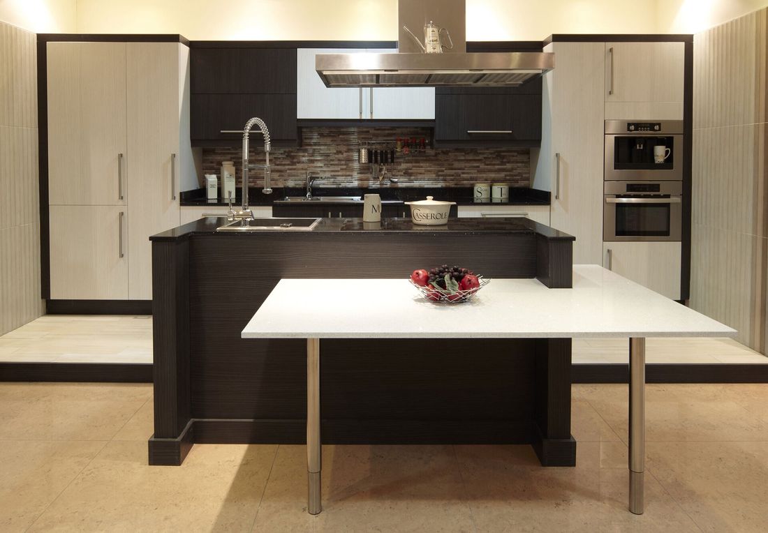 cucina moderna con isola