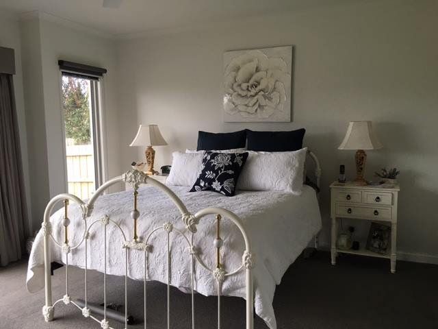 Decorative bed