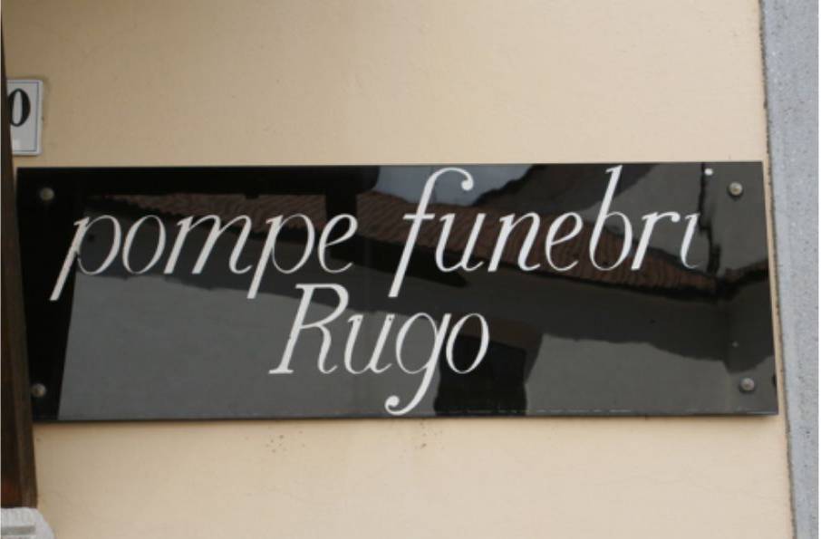 insegna dell'agenzia funebre