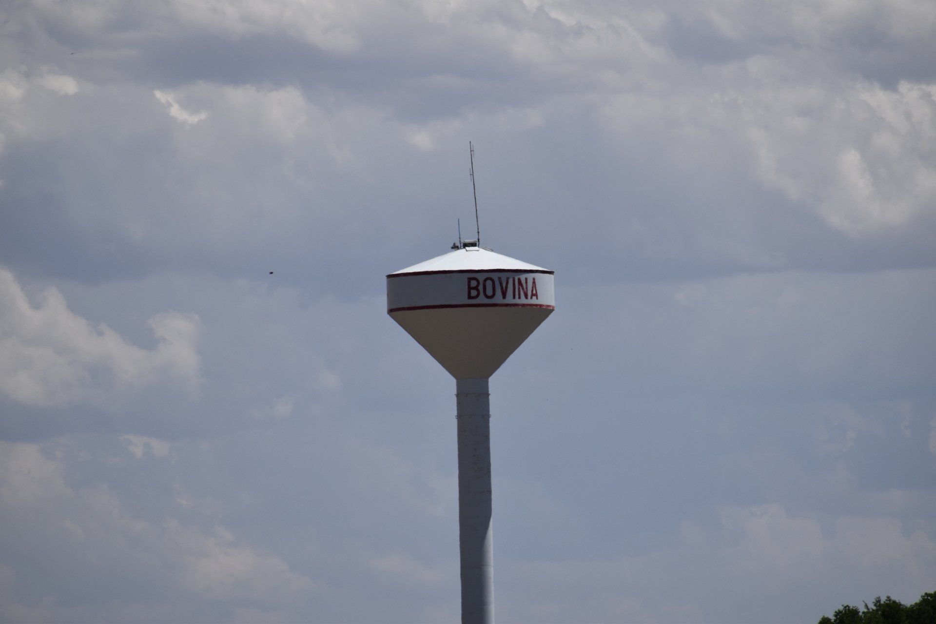 A water tower with the word bowie on it