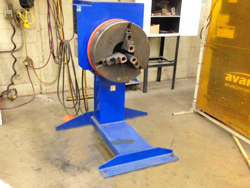 A machine that has the word avar on it