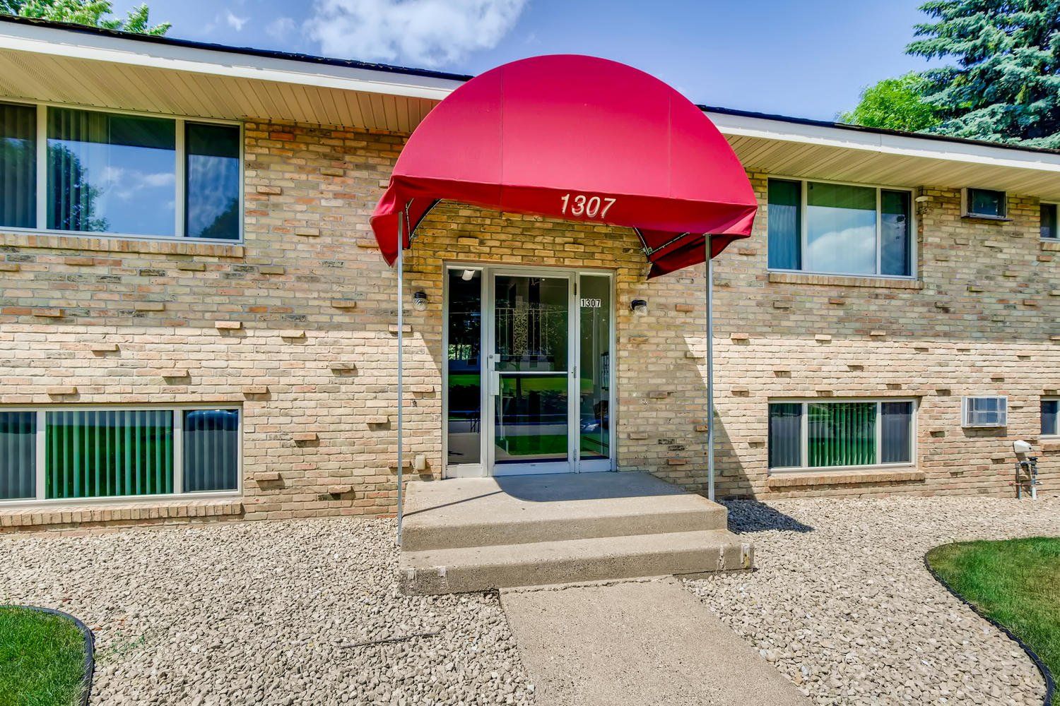 1307 Shakopee Avenue