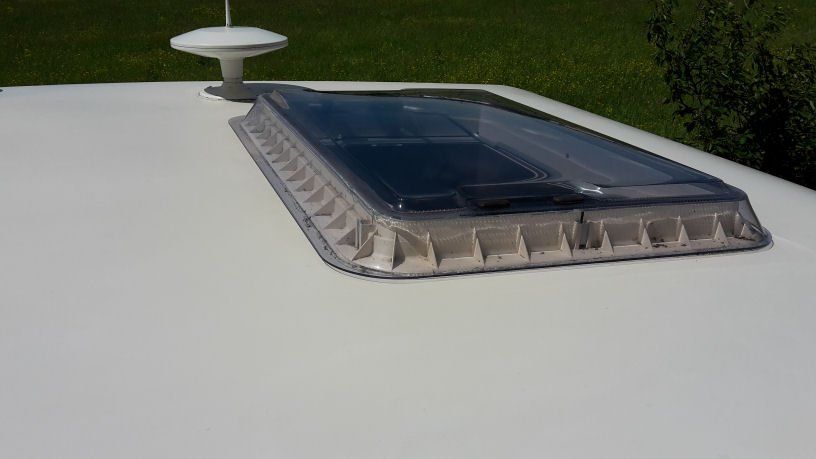 Caravan Skylight Cleaned Bretntwood Essex