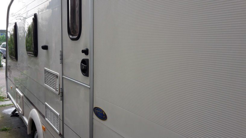 Caravan Washing In Abbey Wood