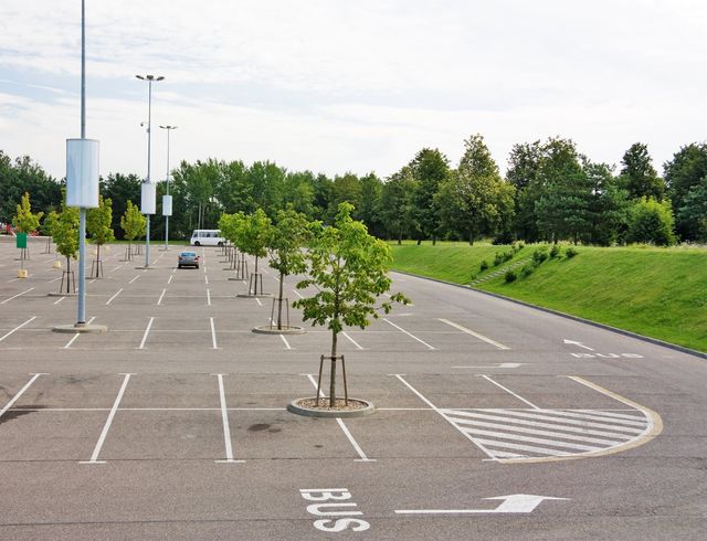 a road strips roadway markings