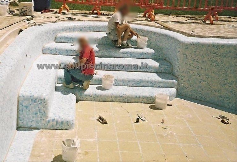 Realizzazione piscina mosaico