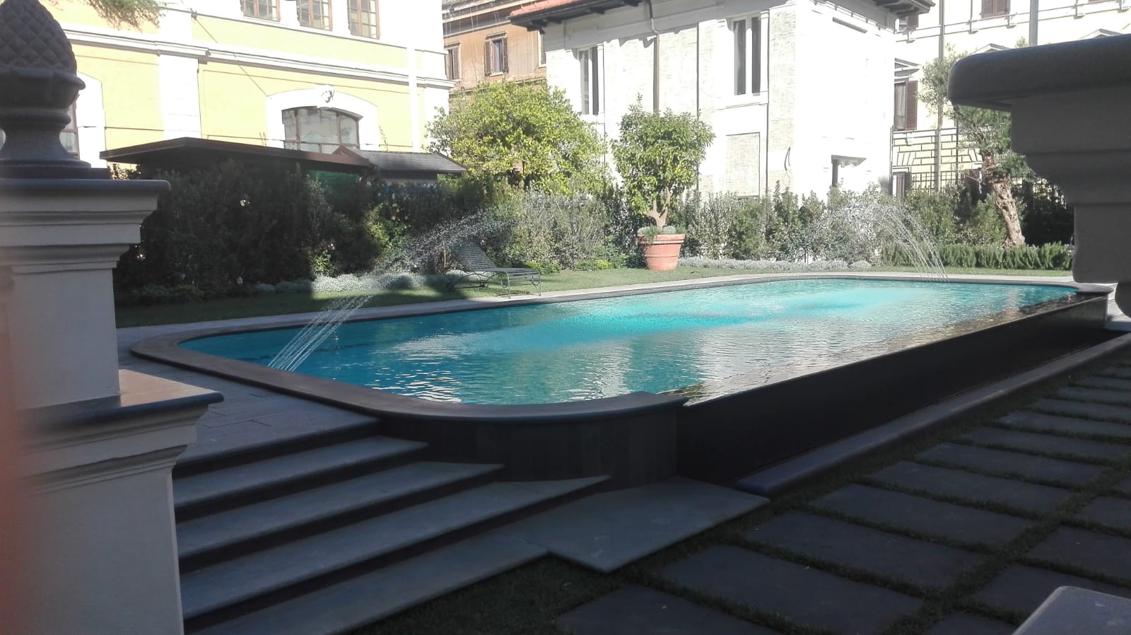 Piscina di villa