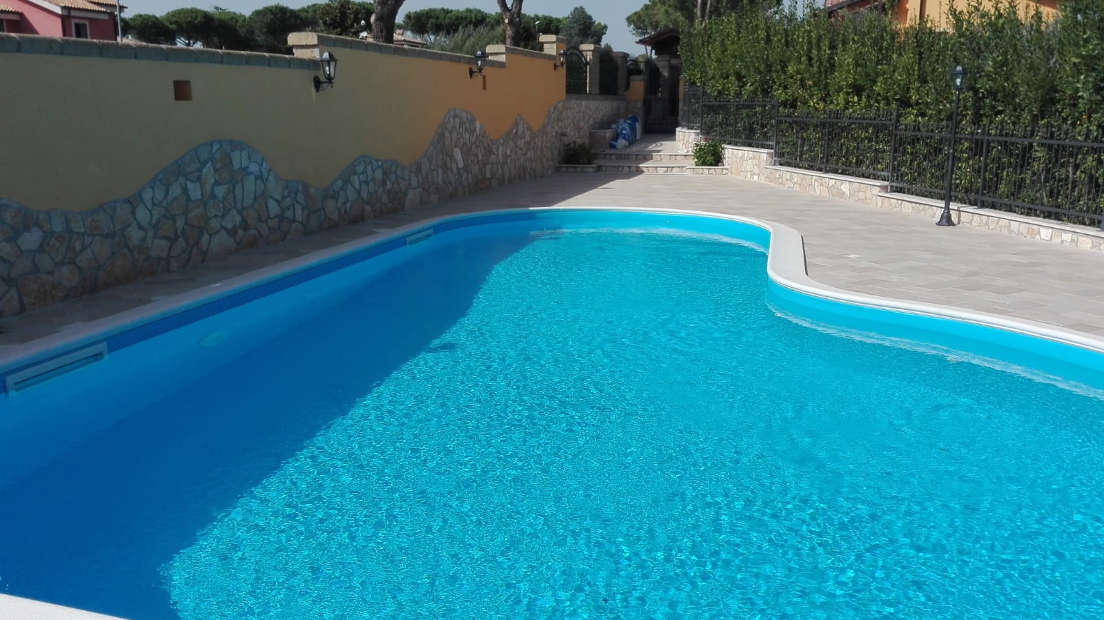 Piscina con skimmer