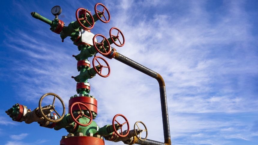 The Difference Between a Wellhead and Christmas Tree