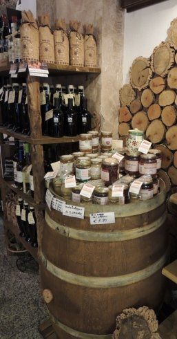 vendita di prodotti tipici della tradizione sarda