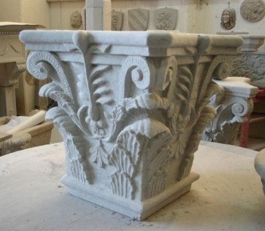 capitelli in marmo